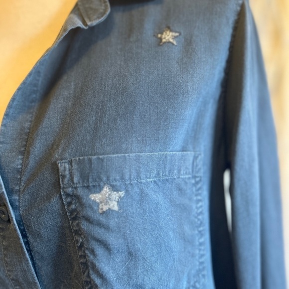 cloth & stone Top Shirt Chambray Blue with Scattered Silver Stars ANTHRO Medium - Picture 7 of 16
